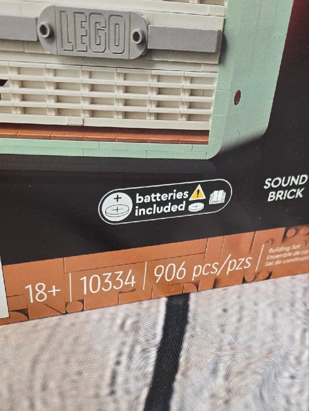 Lego Mint Green and Brown Retro Radio Set - Picture 3 of 5